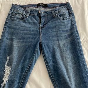 The brand is Cello Jeans.